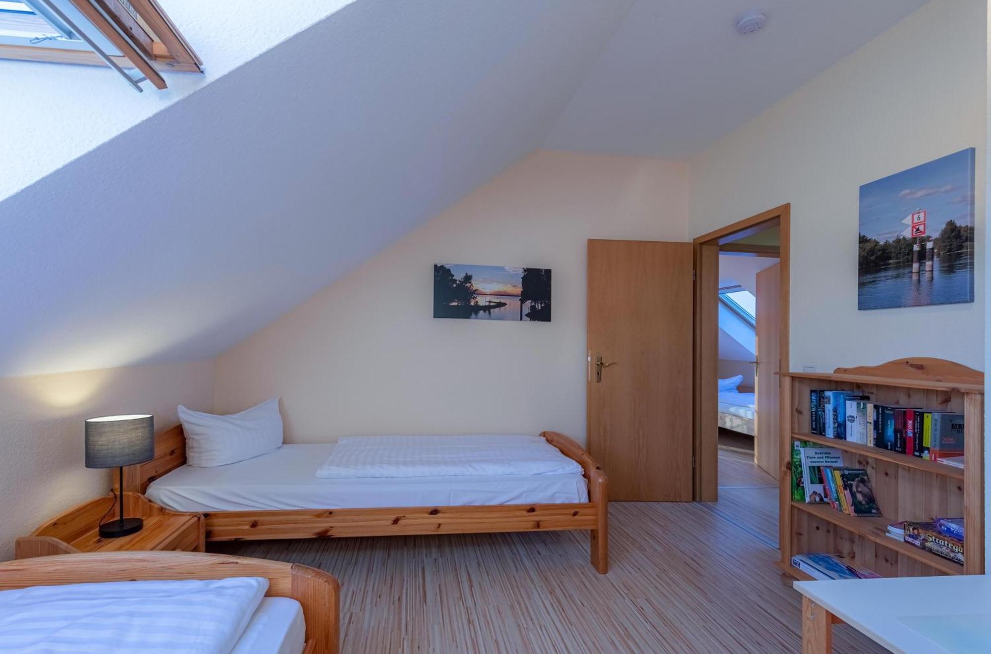 Ferienhaus Schwanensee Fuenfseen Bagian luar foto