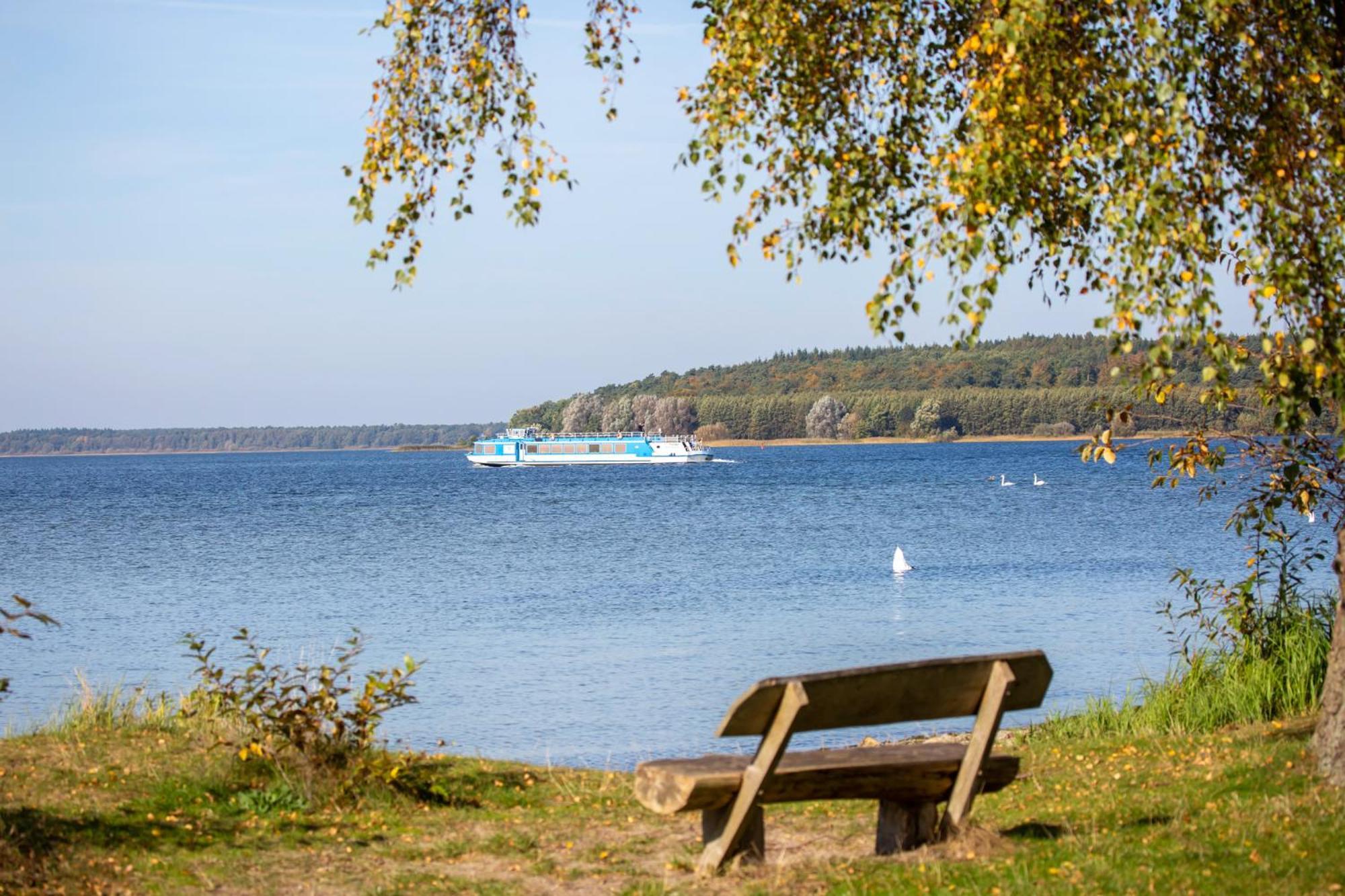 Ferienhaus Schwanensee Fuenfseen Bagian luar foto